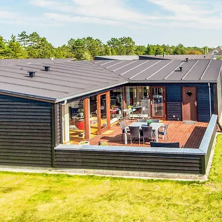 4 Star In Romo Holiday home *