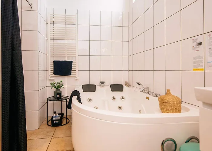 Exclusive Retreat With - By Traum Romo Kirkeby