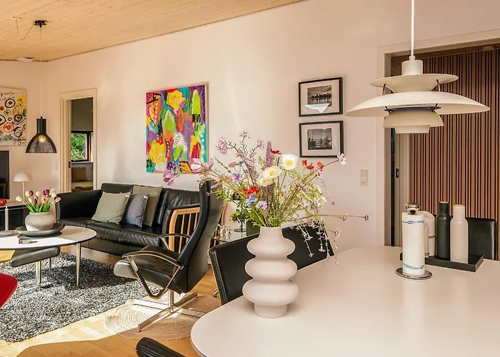 Exclusive Retreat With - By Traum * Romo Kirkeby